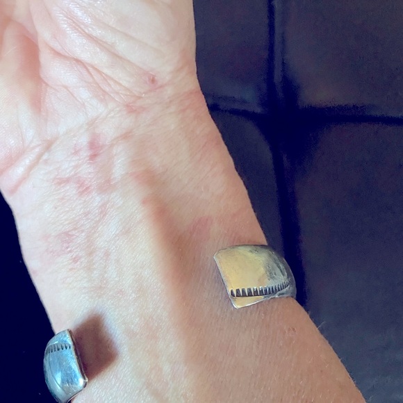 Vintage 50’s Navajo Sterling Silver & Turquoise Bracelet Cuff - Picture 7 of 9